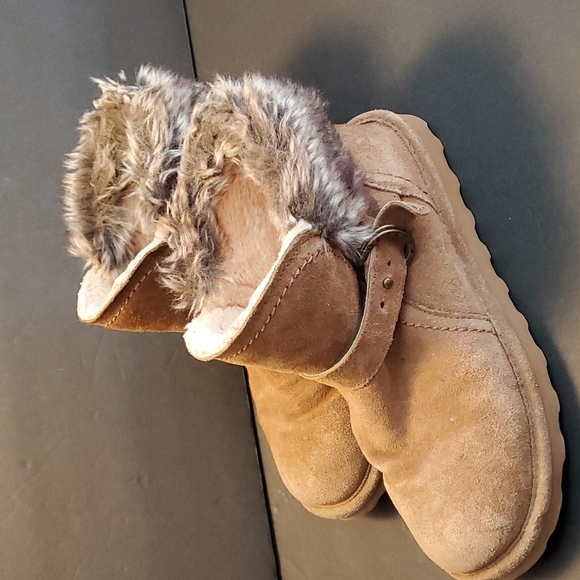 Bearpaw Boots Women's Size 8 - Picture 4 of 9